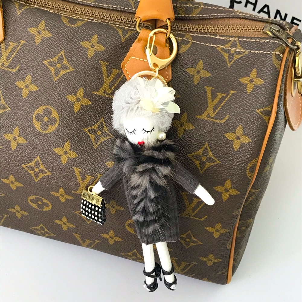 Lady Fashionista handbag charm model#1
